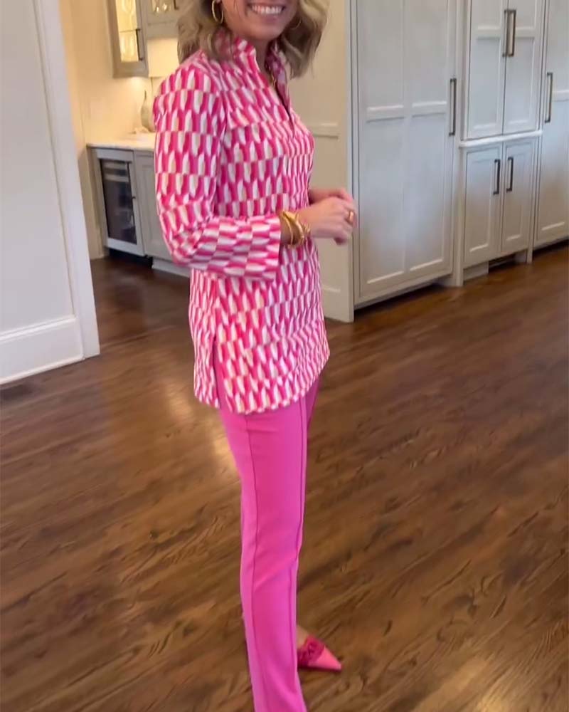 Bluzka ze stójką i rękawami o długości 9/4 z nadrukiem