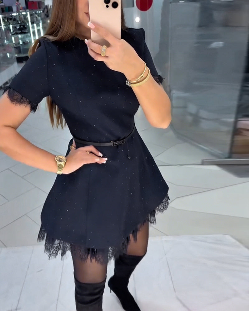 Lśniąca koronkowa sukienka z krótkimi rękawami i krojem w kształcie litery A