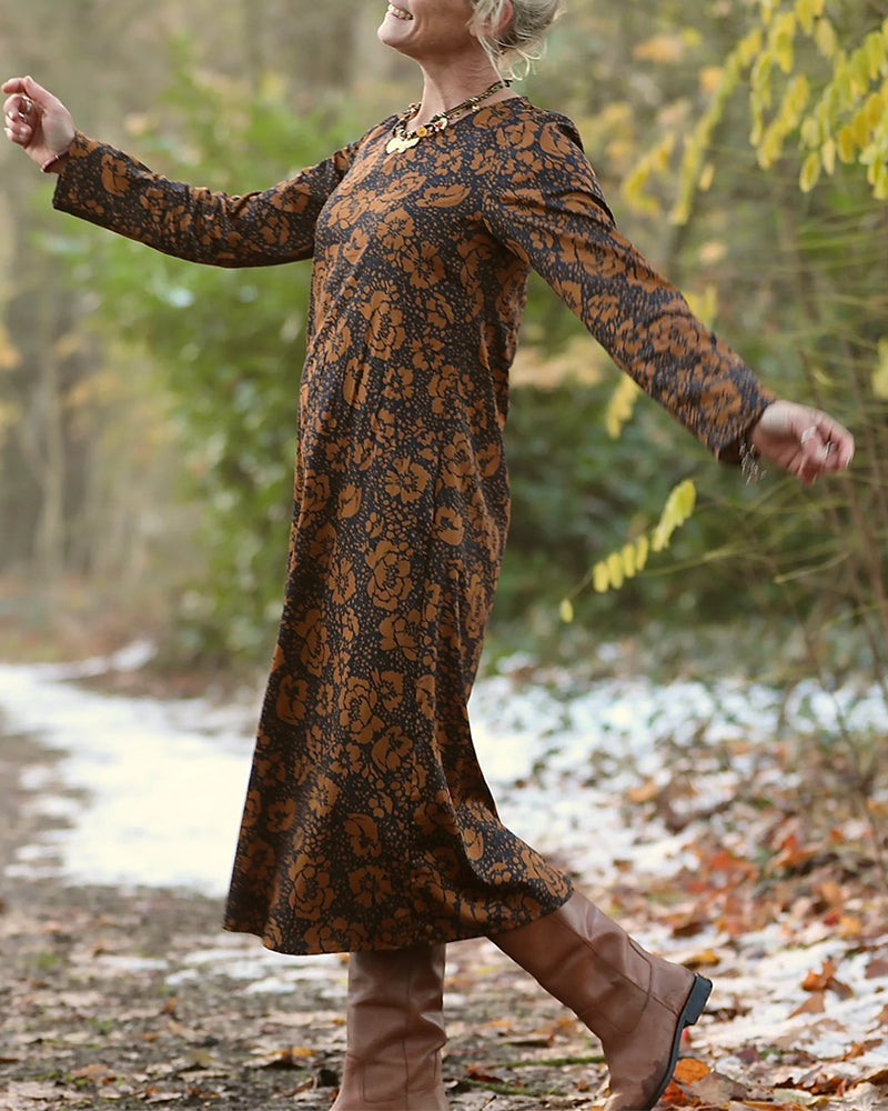 Sukienka z nadrukiem kwiatowym, okrągłym dekoltem, luźny krój