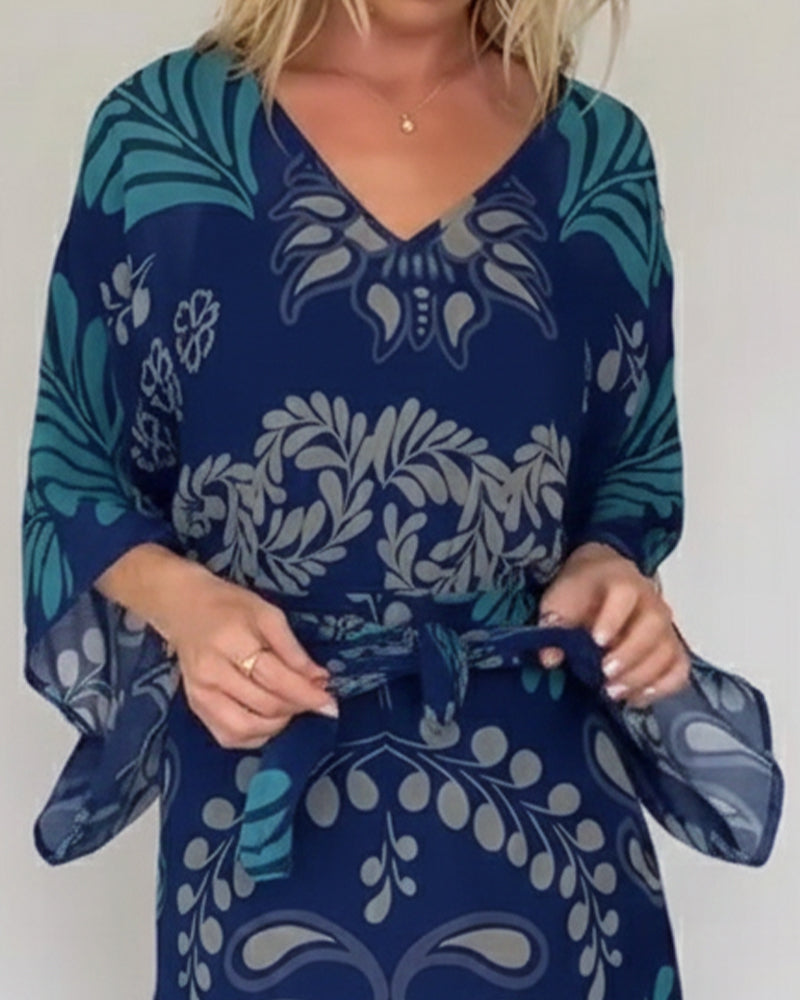 Luźna sukienka w stylu boho z dekoltem w serek