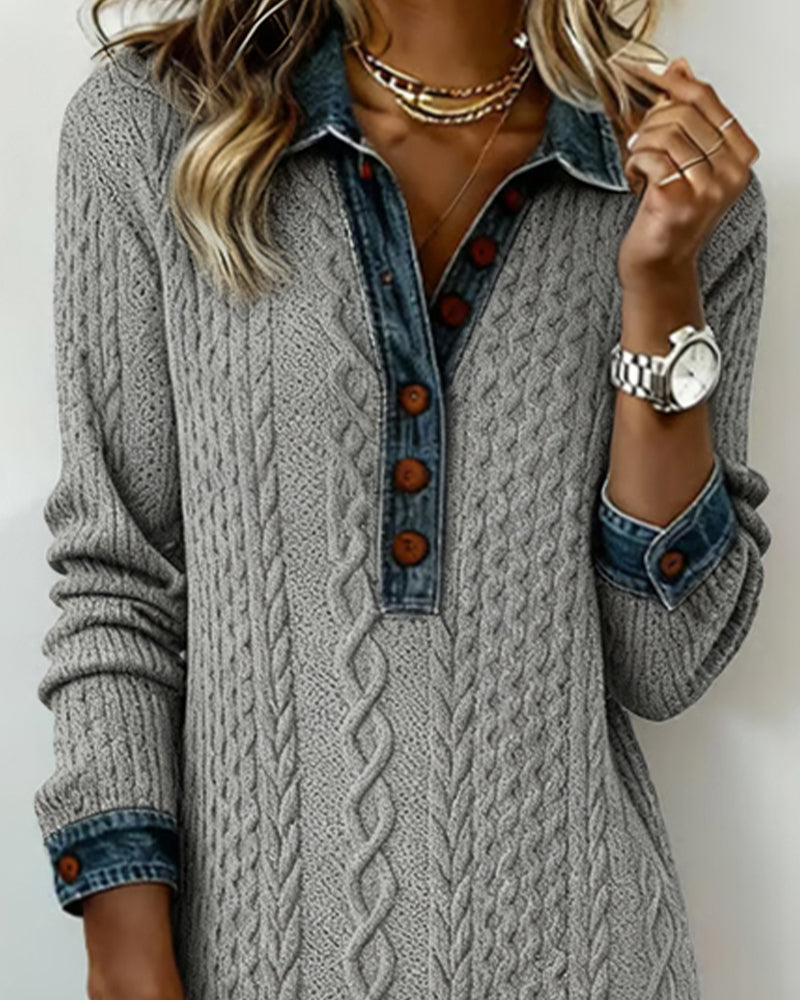 Sukienka z kołnierzykiem z denimu, ściegiem kablowym i patchworkiem