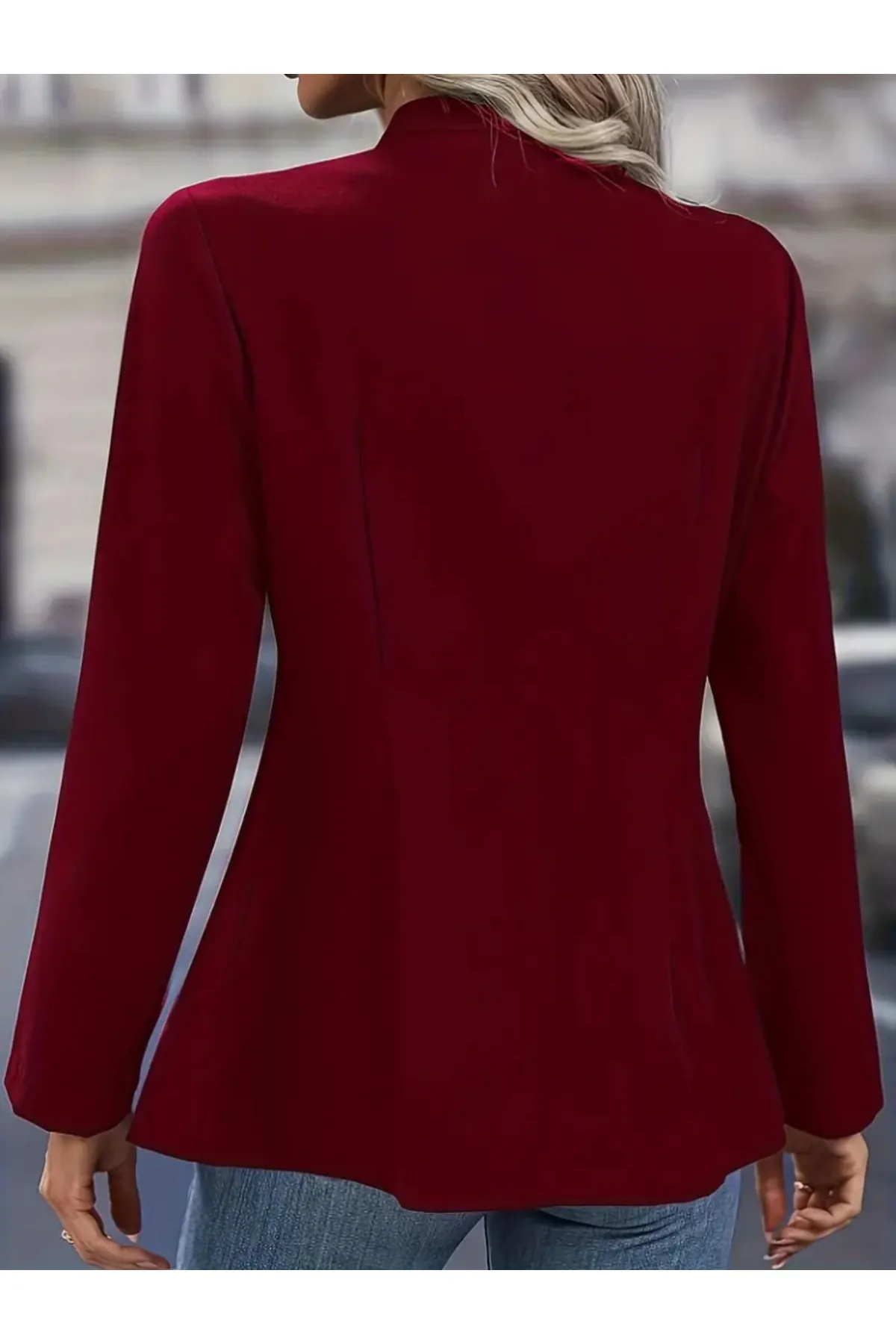 Elegancki aksamitny żakiet - elegancka dopasowana damska kurtka z efektownymi złotymi akcentami