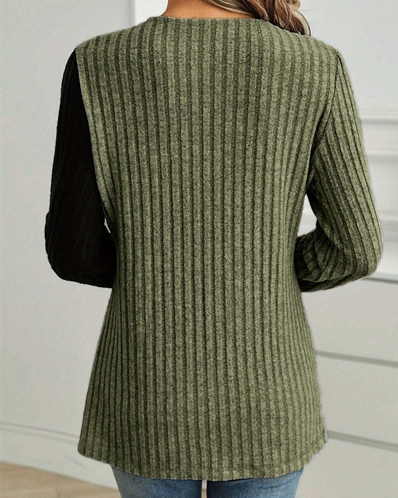 Bluzka z koronkowymi detalami, dopasowany krój