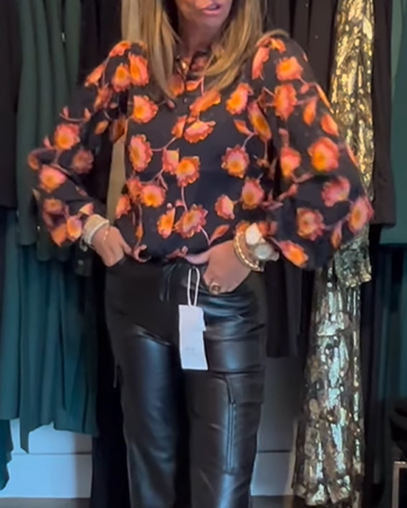 Luźny top z kwiatowym nadrukiem