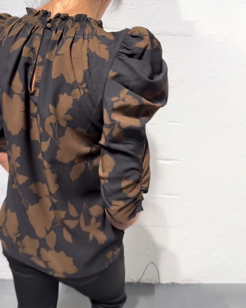 Bluzka z bufiastymi rękawami i falbanką