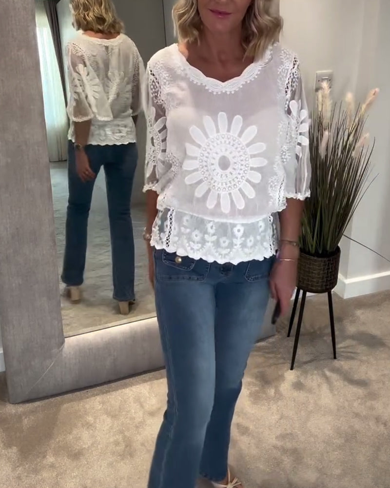 Bluzka z haftowanym koronkowym nietoperzem