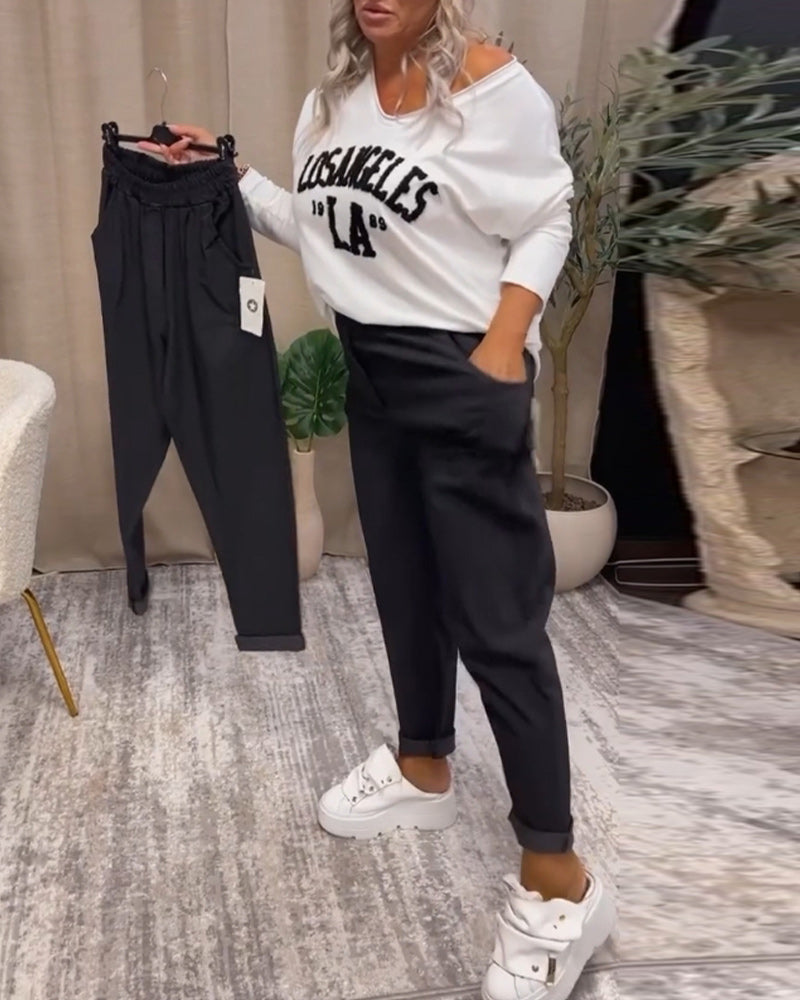 Luźna bluza z dekoltem w serek i nadrukiem liter