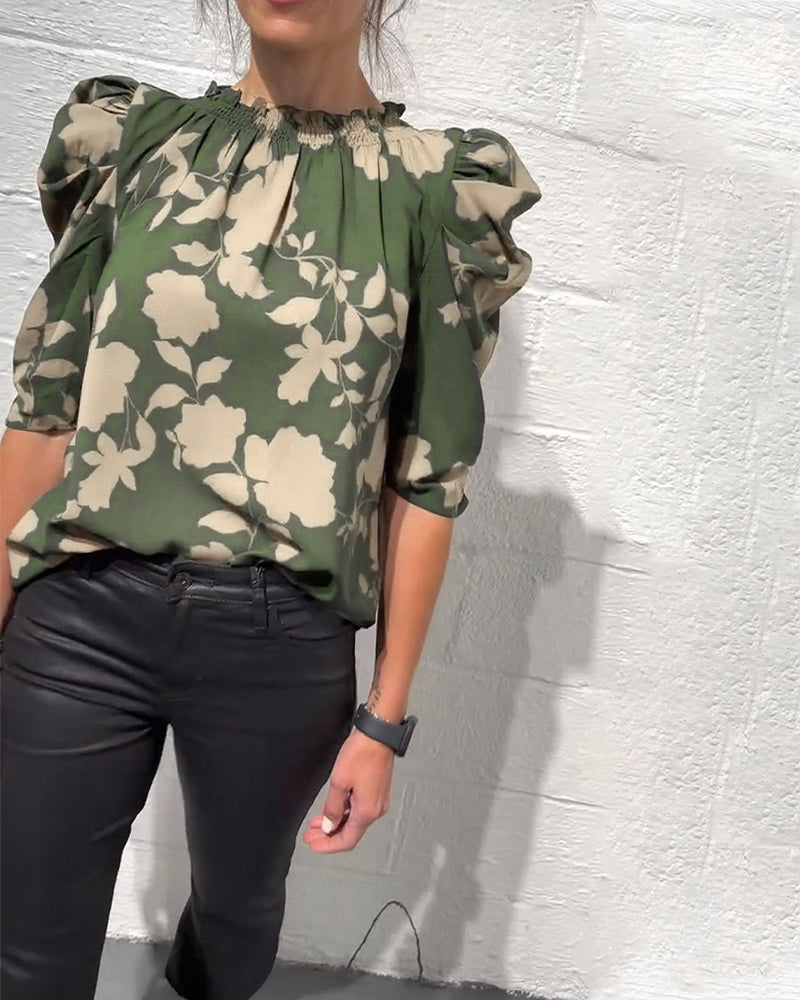 Bluzka z bufiastymi rękawami i falbanką