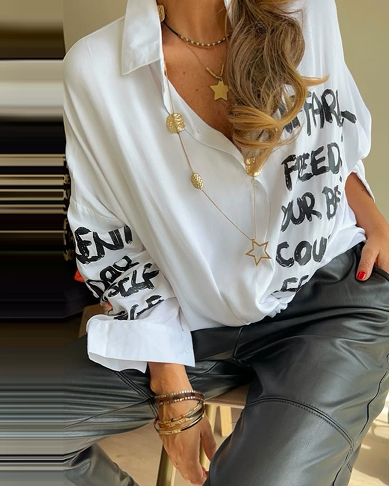 Luźna, codzienna koszula z nadrukiem liter