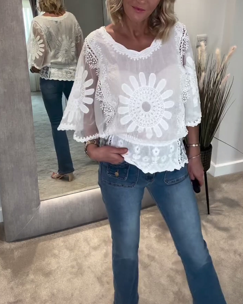 Bluzka z haftowanym koronkowym nietoperzem