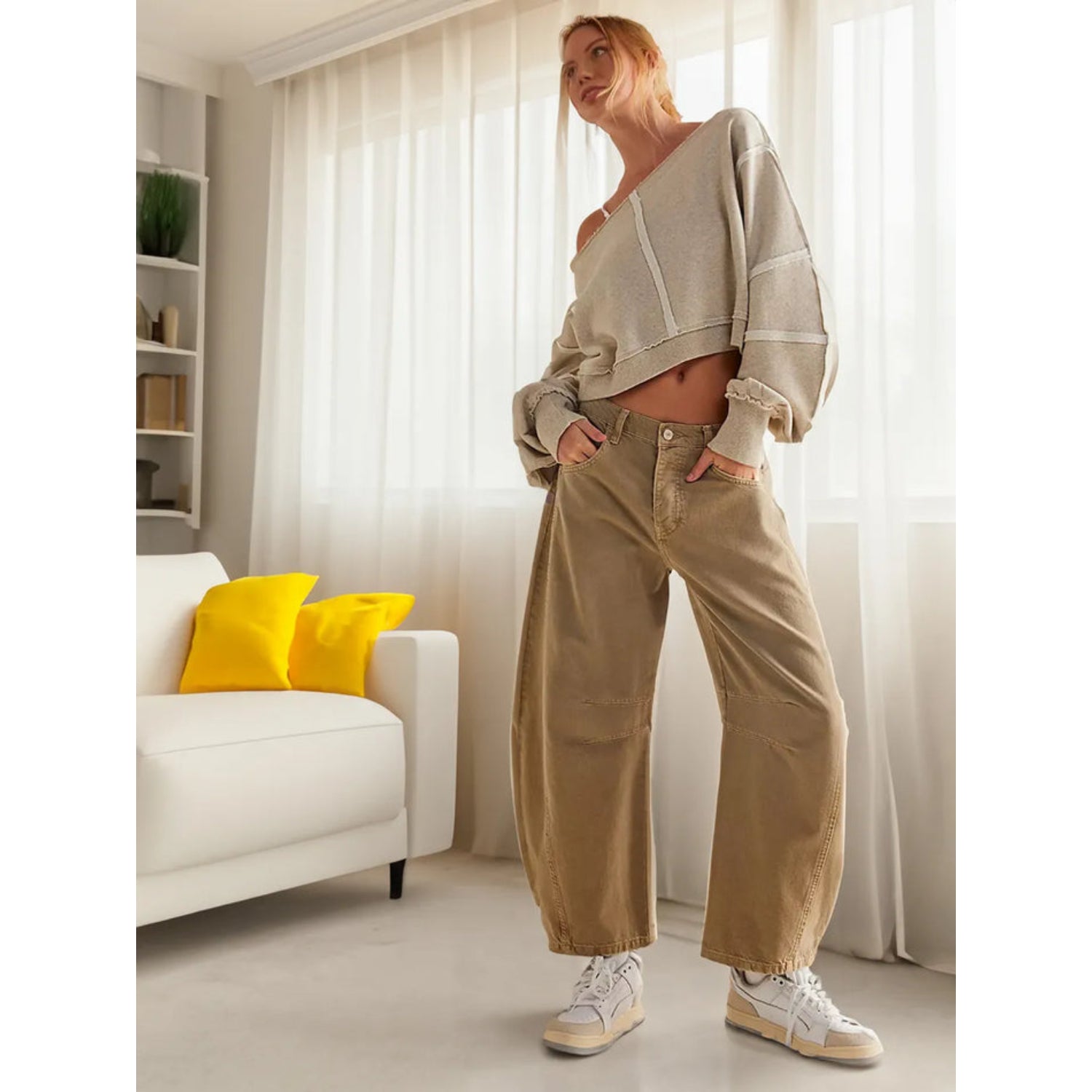 Jeansy z szerokimi nogawkami – styl casualowy dla kobiet