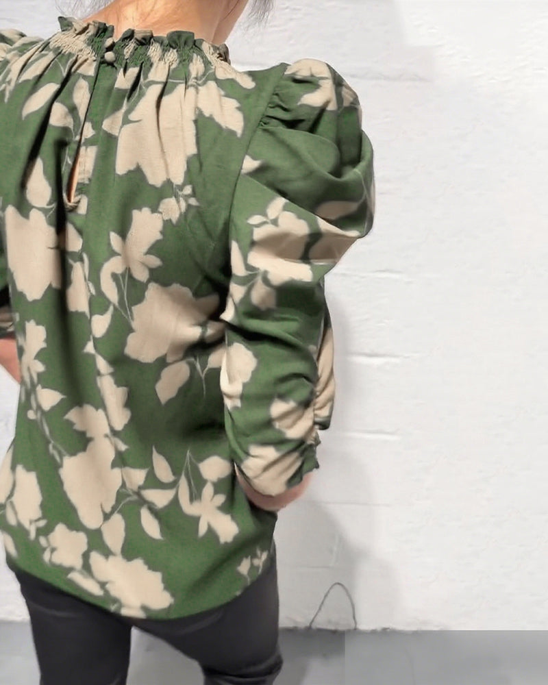 Bluzka z bufiastymi rękawami i falbanką