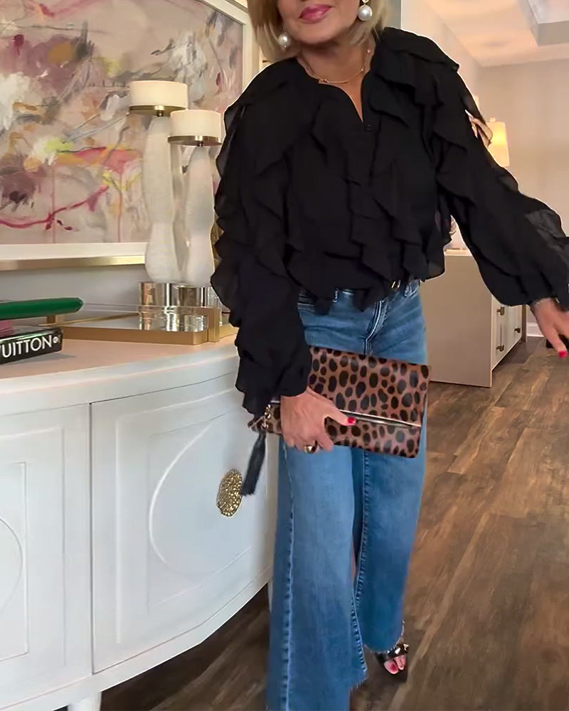 Luźna, prosta bluzka z falbankami