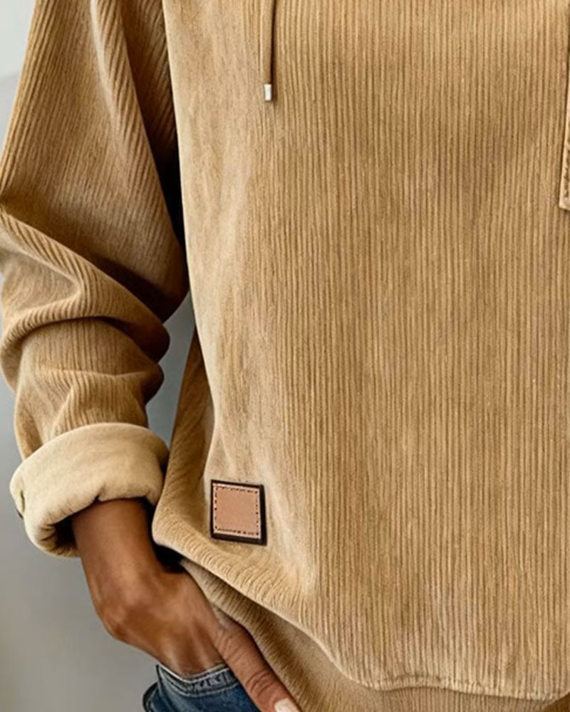 Prosta bluza z kapturem i kieszeniami