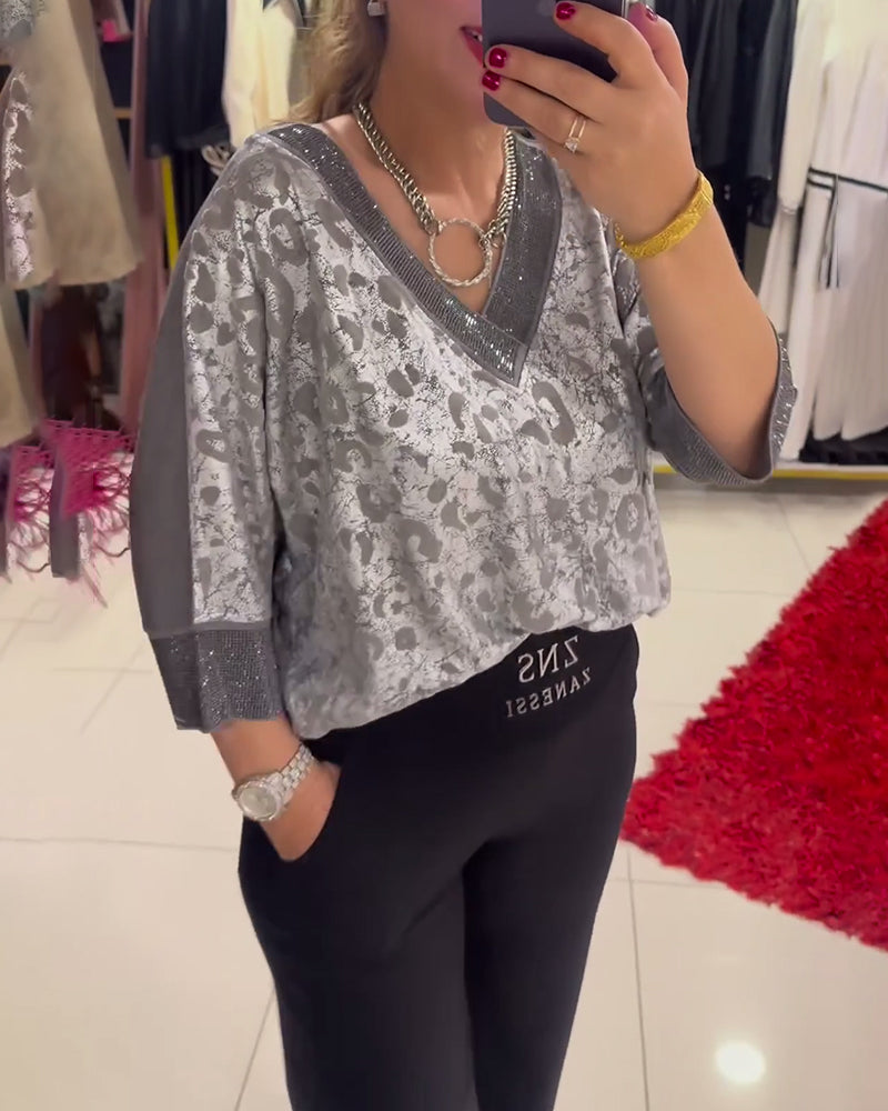 Bluzka casualowa z dekoltem w serek i nadrukiem