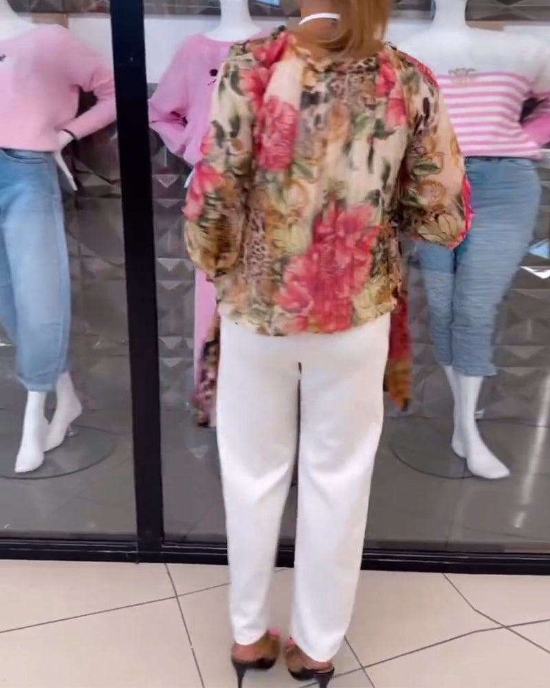 Bluzka z dekoltem w serek i nadrukiem kwiatowym