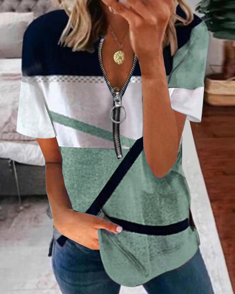 Koszulka z krótkim rękawem, nadrukiem i zamkiem błyskawicznym