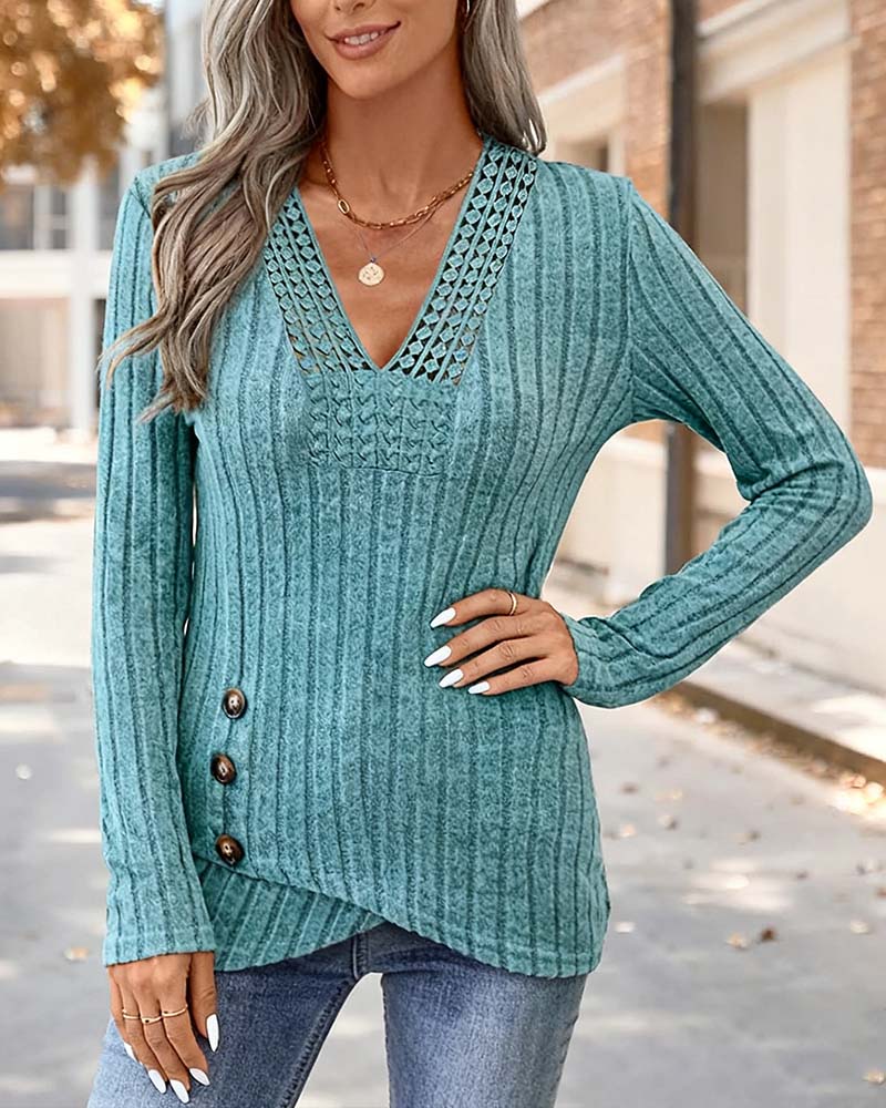 Top casualowy z dekoltem w serek w jednolitym kolorze