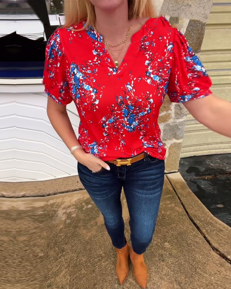 Koszulka z dekoltem w serek i nadrukiem kwiatowym, krótkie rękawy