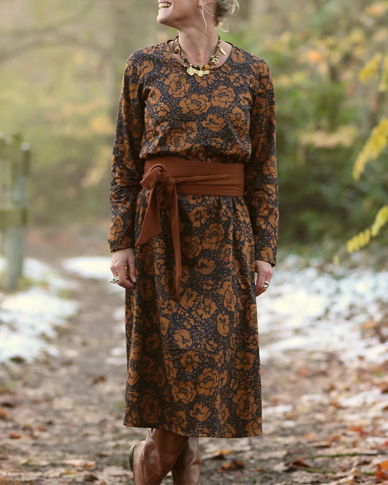 Sukienka z nadrukiem kwiatowym, okrągłym dekoltem, luźny krój