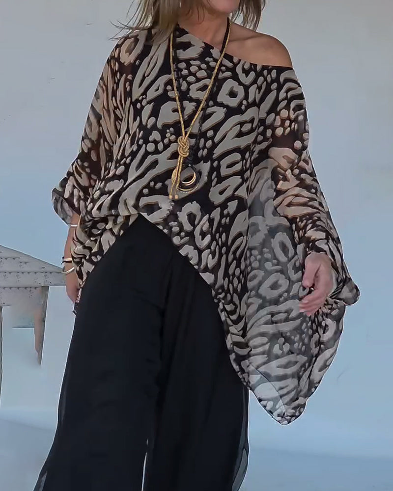 Bluzka z długim rękawem i nieregularnym nadrukiem nietoperza