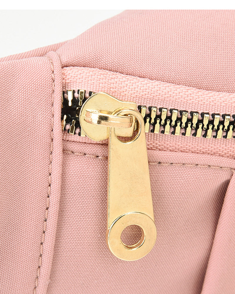 Prosta, jednokolorowa torba na ramię z przodu