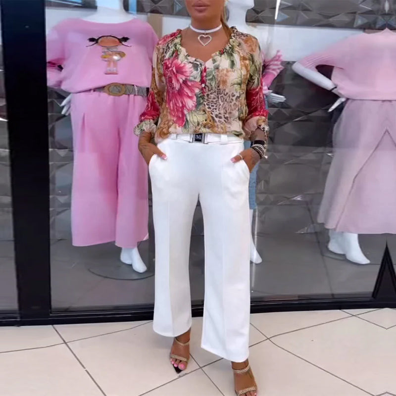 Bluzka z dekoltem w serek i nadrukiem kwiatowym