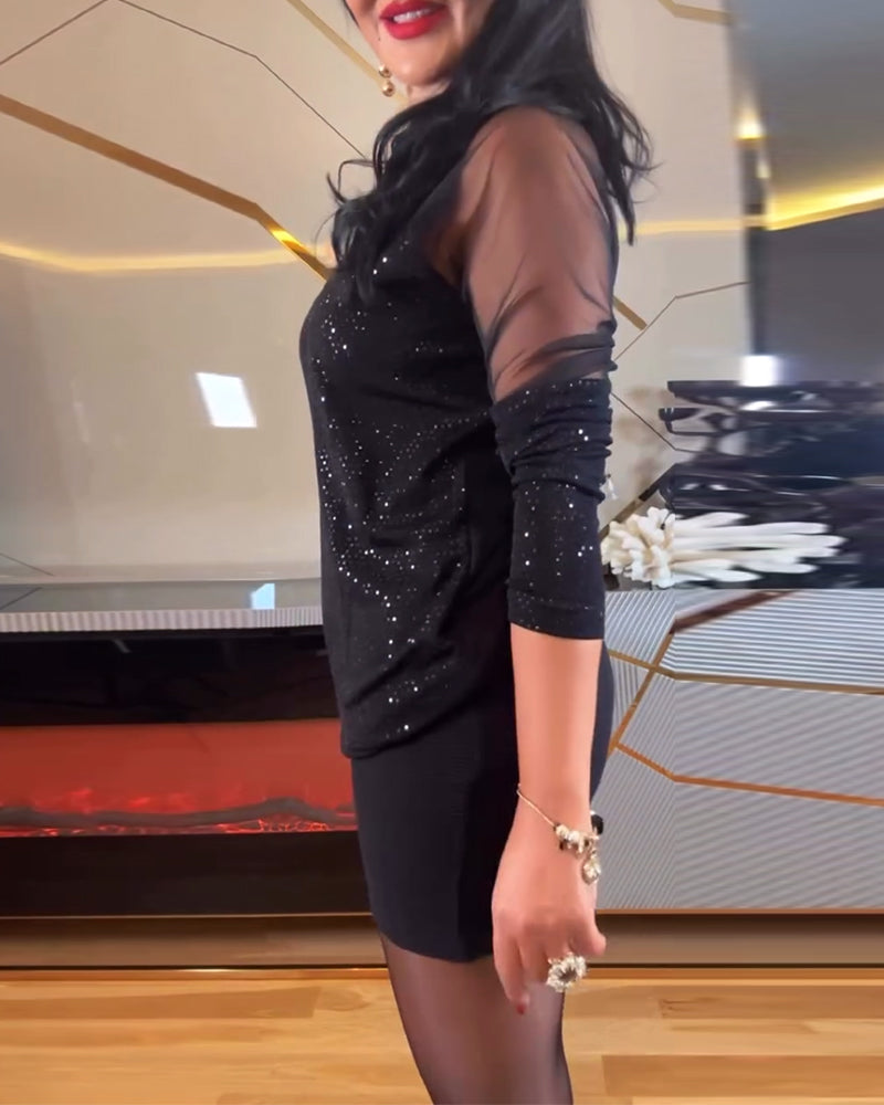 Seksowny top z dekoltem w serek, siateczką i gładkimi cekinami