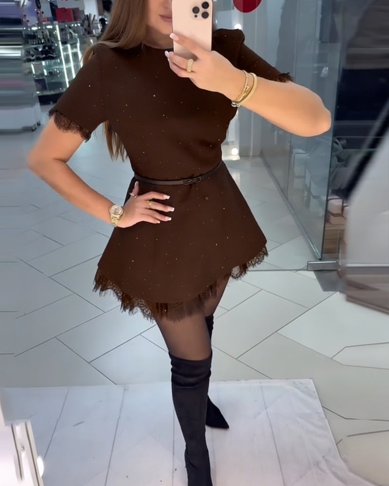 Lśniąca koronkowa sukienka z krótkimi rękawami i krojem w kształcie litery A