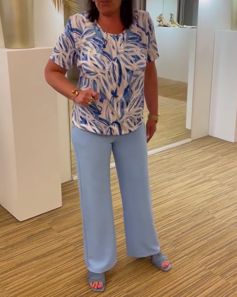 Bluzka plisowana z krótkimi rękawami i okrągłym dekoltem z nadrukiem