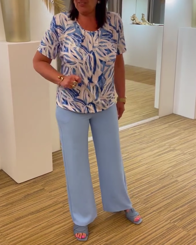 Bluzka plisowana z krótkimi rękawami i okrągłym dekoltem z nadrukiem