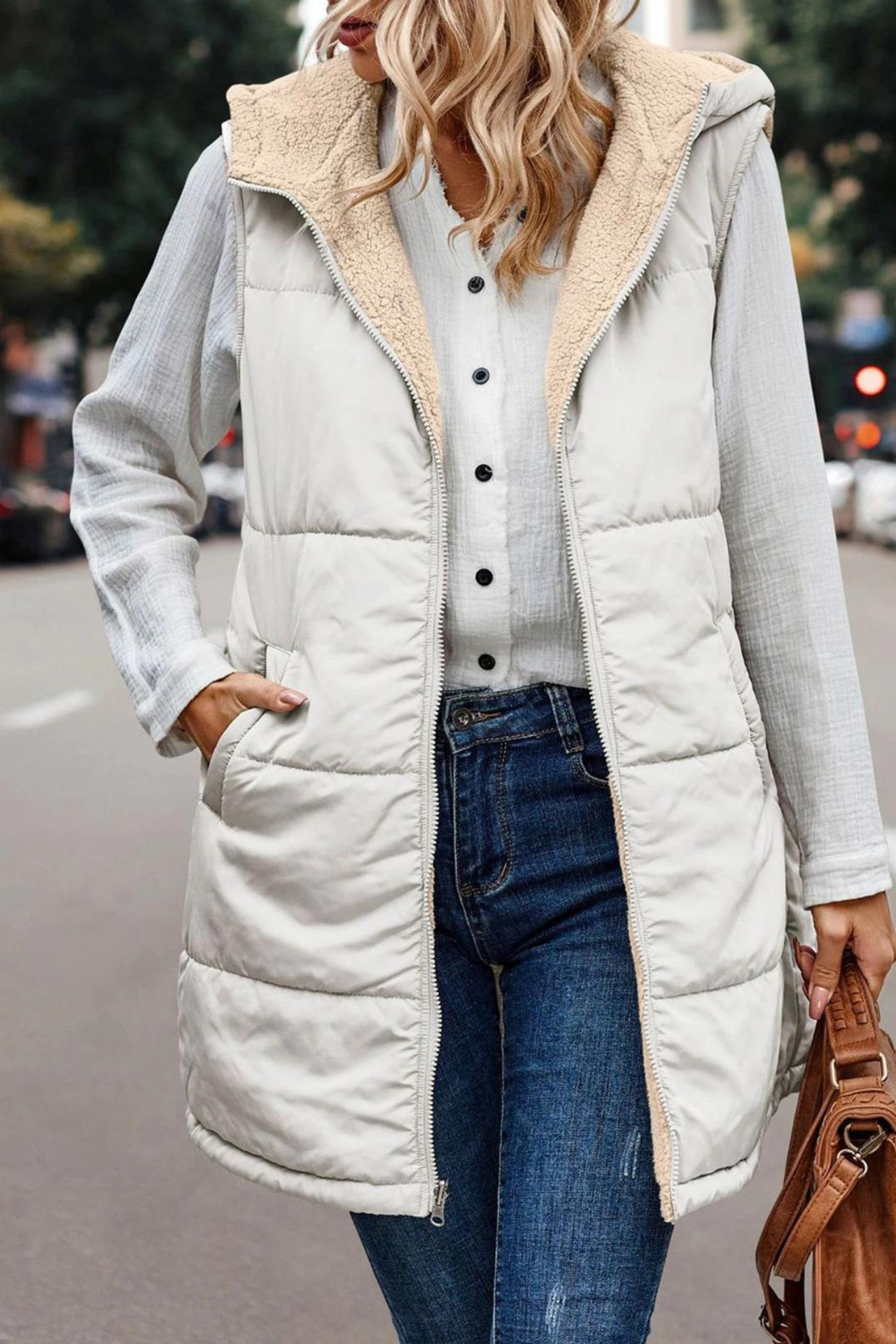 Kamizelka z kapturem i podszewką - lekka damska kamizelka bez rękawów