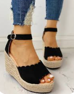 Czarne espadryle na koturnach