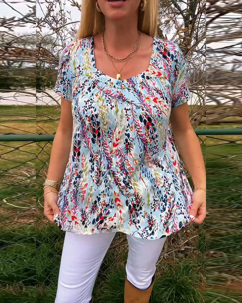 Koszulka z dekoltem w kształcie litery U i krótkimi rękawami z nadrukiem