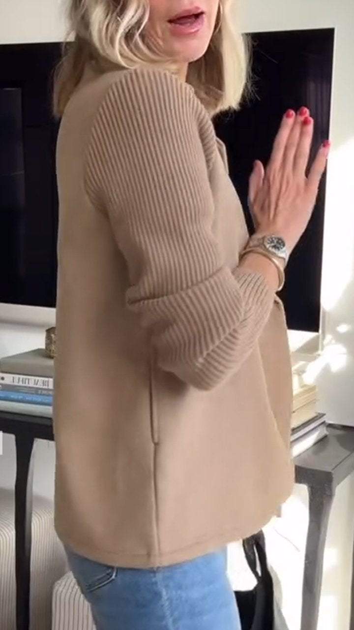 Margriet | Dwurzędowa marynarka z dzianinowymi rękawami