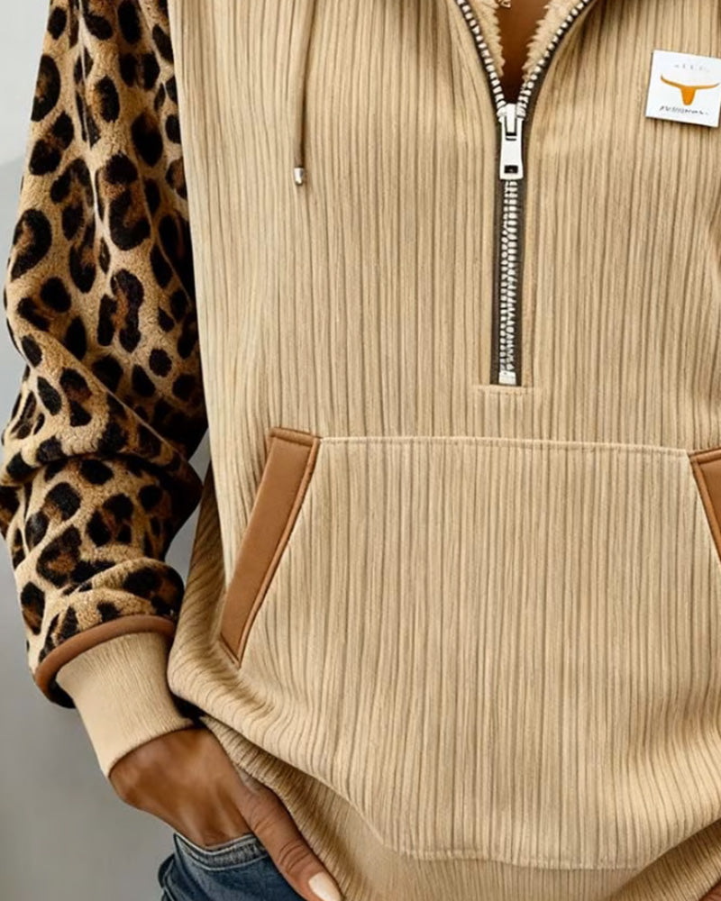 Bluza z kapturem w panterkę z podszewką z polaru