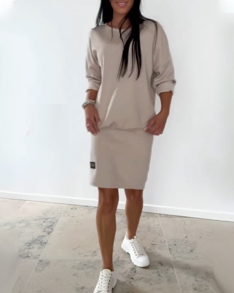 Sukienka z długimi rękawami, swobodna, dopasowana