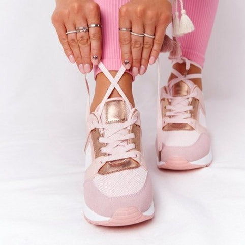 Damskie trampki casualowe - stylowe, przewiewne buty na koturnie