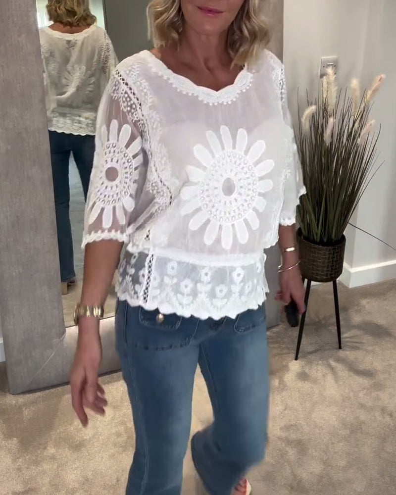 Bluzka z haftowanym koronkowym nietoperzem