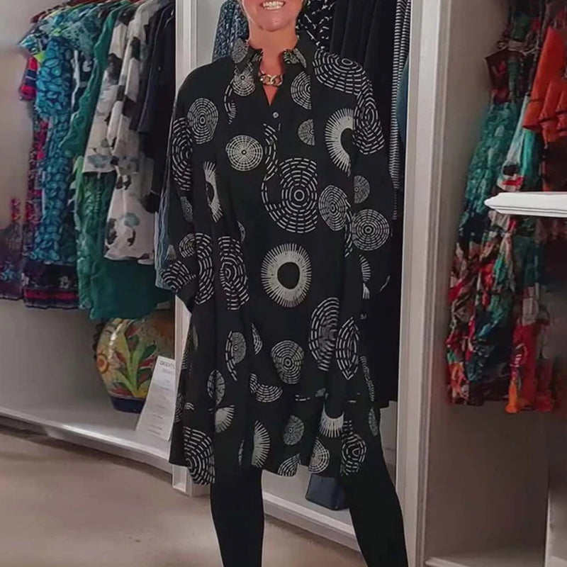 Sukienka casualowa z geometrycznym nadrukiem i klapami