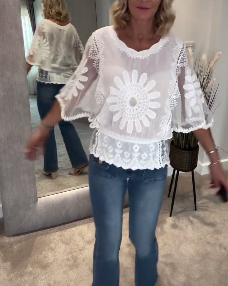 Bluzka z haftowanym koronkowym nietoperzem