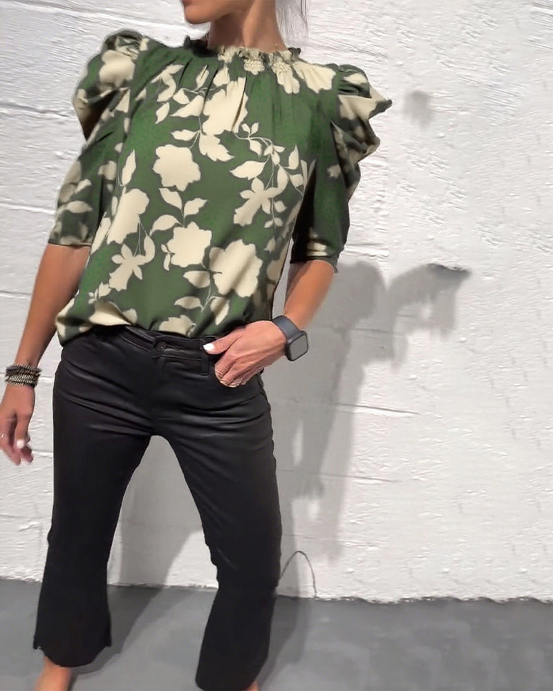 Bluzka z bufiastymi rękawami i falbanką