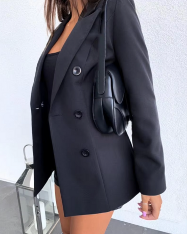 Stylowa marynarka z podwójnym rzędem guzików