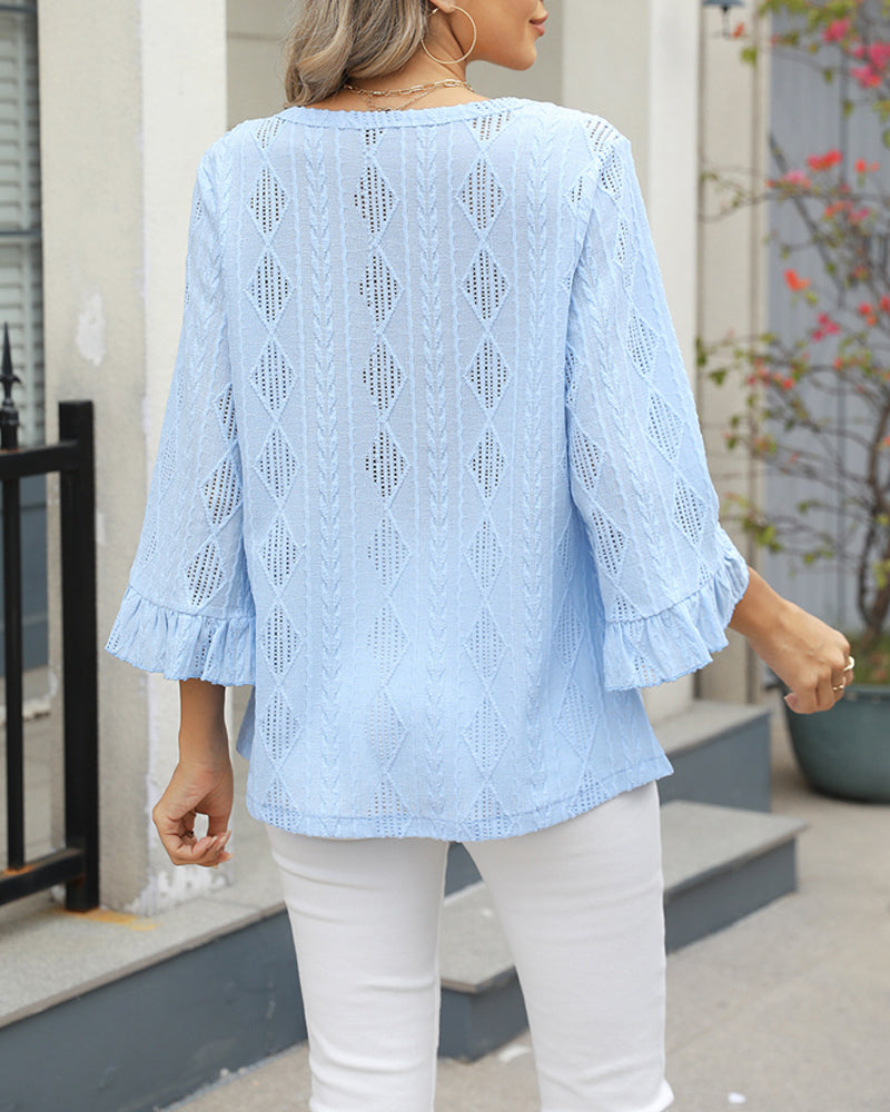 Rękawy trąbkowe z wycięciami i wzorem diamentowym