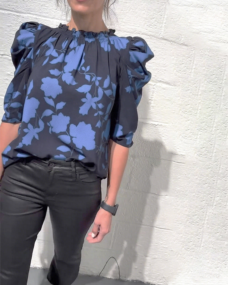 Bluzka z bufiastymi rękawami i falbanką