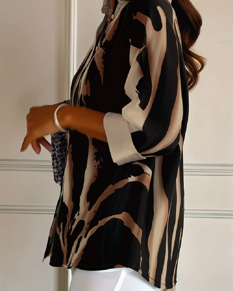 Bluzka ze stojącym kołnierzykiem, nieregularnym nadrukiem