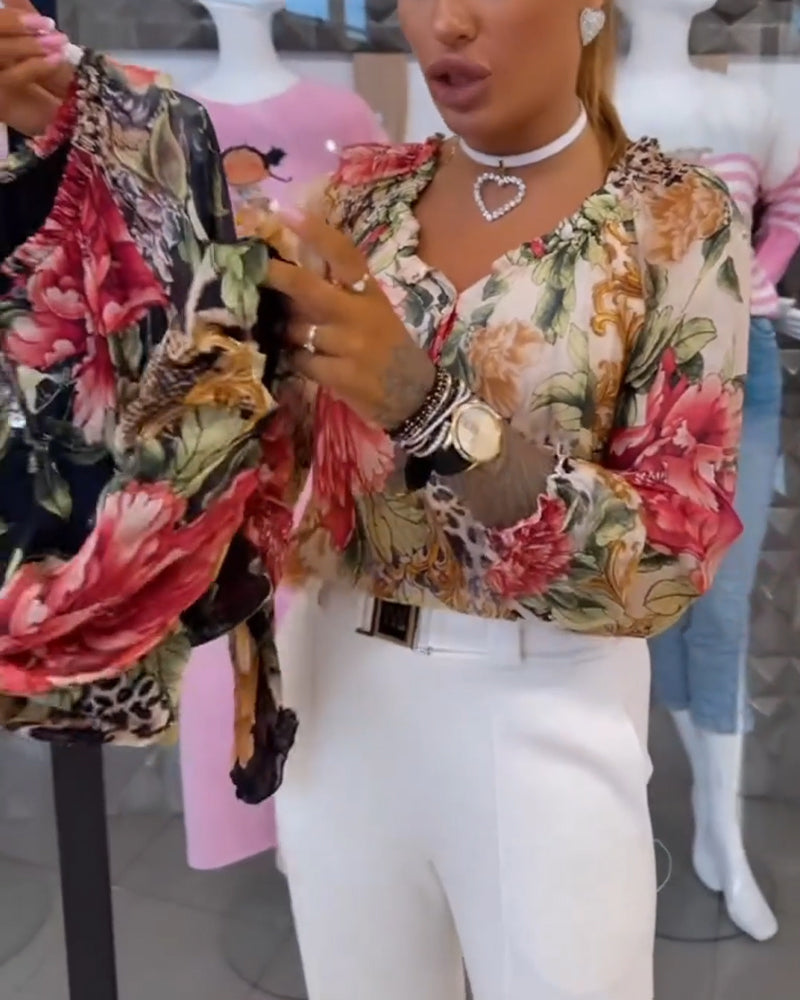 Bluzka z dekoltem w serek i nadrukiem kwiatowym