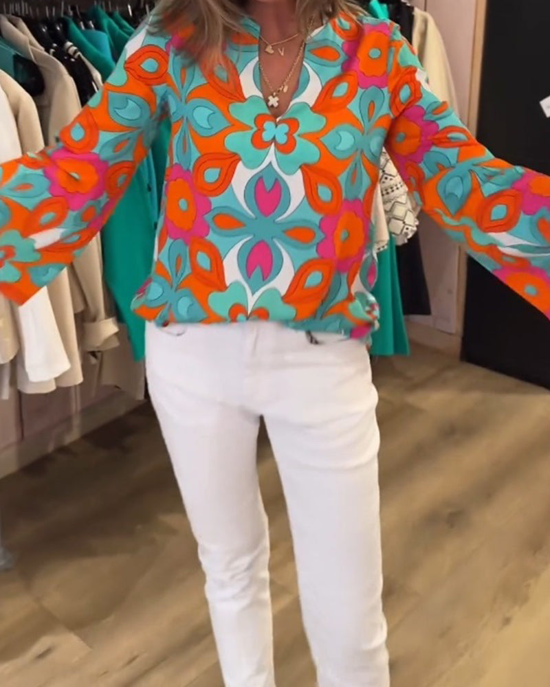 Bluzka o luźnym, uniwersalnym fasonie i nadrukach