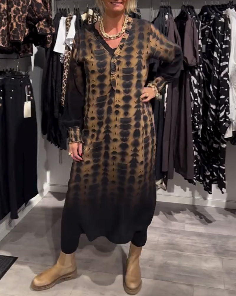 Sukienka z dekoltem w serek i długimi rękawami w gradiencie kolorów