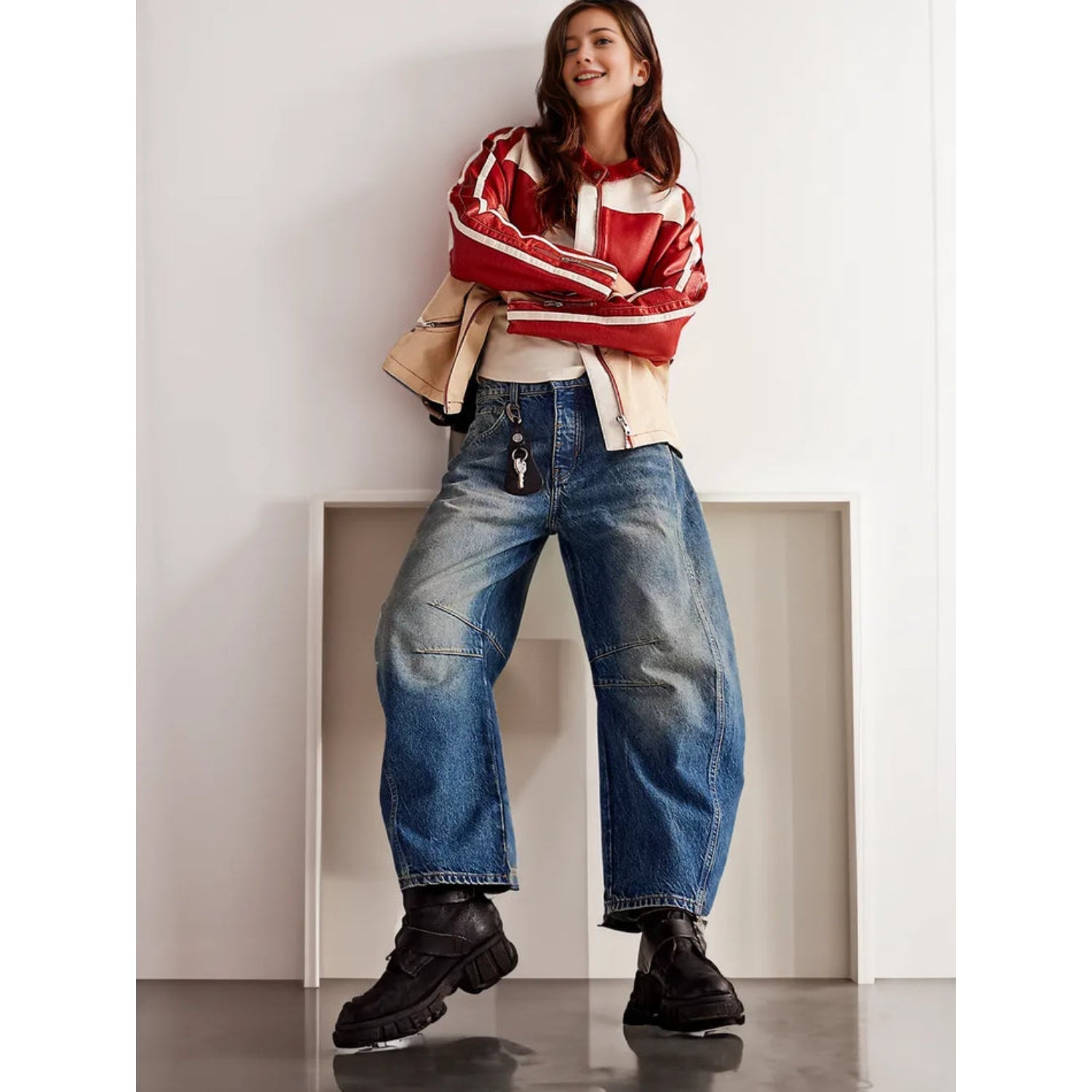 Jeansy z szerokimi nogawkami – styl casualowy dla kobiet